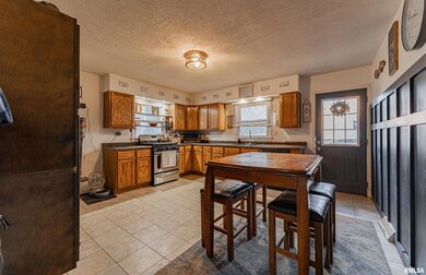 222 Williamette Ave, Lincoln, IL 62656 - photo 7