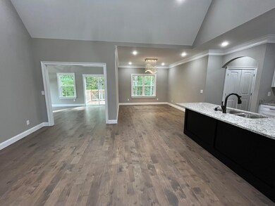 2110 W Ridge Dr, Dalton, GA 30721 - photo 2