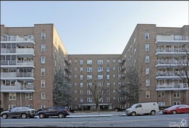 62-59 108th St unit 6E, Forest Hills, NY 11375 - photo 2