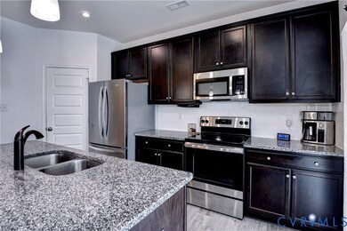 7713 Leeds Castle Ln, New Kent, VA 23124 - photo 4