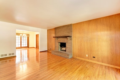 1732 Fender Rd, Naperville, IL 60565 - photo 3