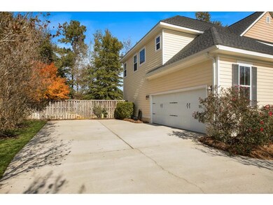 Double Garage / Side View