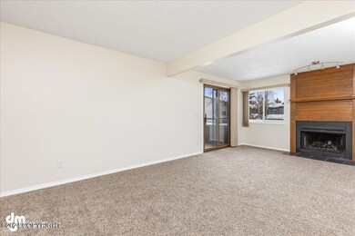 05-Living Room 20240320-DW-4373