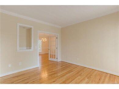 Spacious Living Room or Office .... 2nd set of Fre