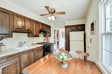 Eat In Kitchen
