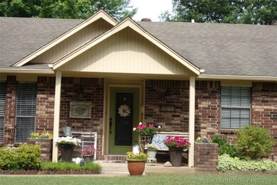 1209 N Miller Dr, Claremore, OK 74017 - photo 2