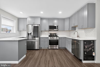 335 Hermitage St unit B, Philadelphia, PA 19128 - photo 2