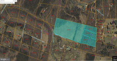 431 Preston Unger Ln, Berkeley Springs, WV 25411 - photo 2