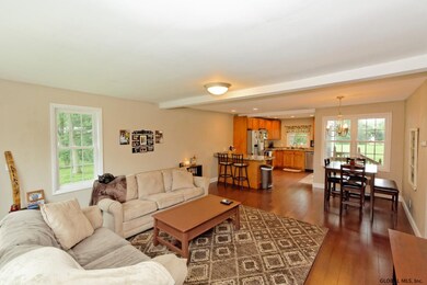 36 Phillips Rd, Rensselaer, NY 12144 - photo 3