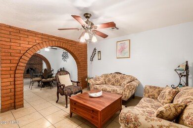 2537 N 48th Ln, Phoenix, AZ 85035 - photo 6