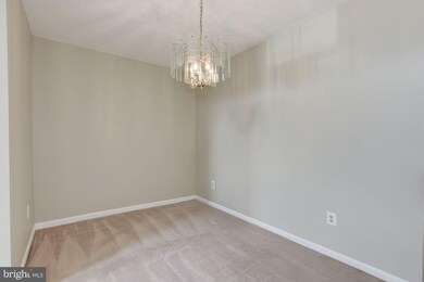 3306 Buckeye Ln, Fairfax, VA 22033 - photo 7