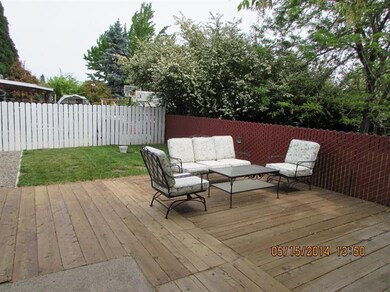 1343 SW Jordan St, Grants Pass, OR 97526 - photo 2