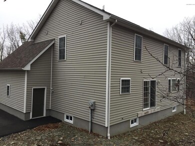 427 Laramie Rd, Effort, PA 18330 - photo 6