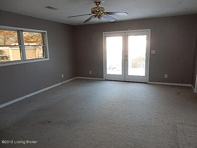 9100 New Maple Rd, Louisville, KY 40229 - photo 6