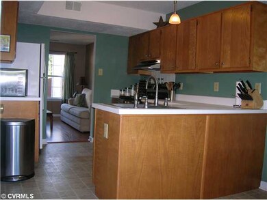 Kitchen - vinyl floor