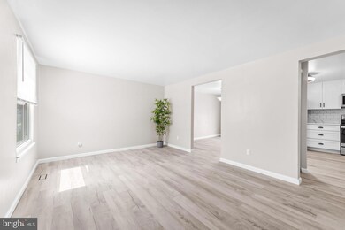 4406 Hallfield Manor Dr, Nottingham, MD 21236 - photo 2