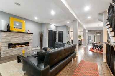 4944 N Seeley Ave, Chicago, IL 60625 - photo 4