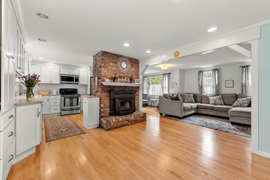 8 Deacon Rd, Bedford, NH 03110 - photo 5