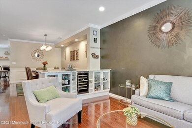 07-Living Room to Dining