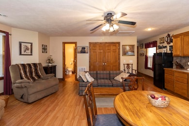 1348 N Rogers Ave unit G. Apt, Springfield, MO 65802 - photo 6