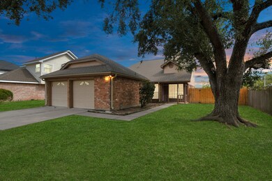8410 Scenic Green Dr, Houston, TX 77088 - photo 2