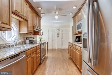 9640 Cinnamon Creek Dr, Vienna, VA 22182 - photo 7