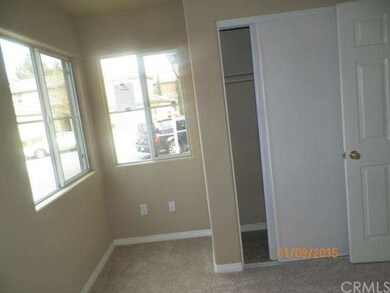 860 W Kemp Ct, Compton, CA 90220 - photo 5