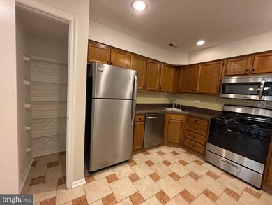 302 Trescott Place unit 302, Mount Laurel, NJ 08054 - photo 3