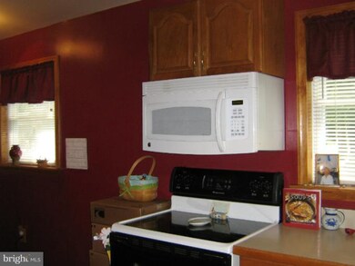 300 Chamberlayne St, Colonial Beach, VA 22443 - photo 6