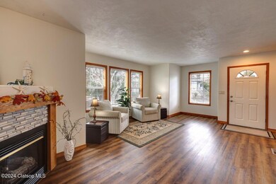 307 Ave C 4
