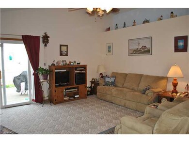 5084 Maple Valley Dr, Columbus, OH 43228 - photo 2