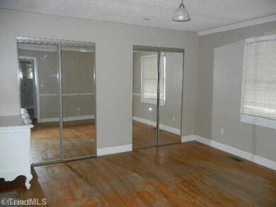 529 E Fairfield Rd, High Point, NC 27263 - photo 3