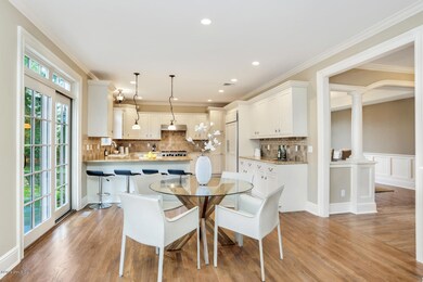 21 Summit Rd Riverside CT-large-004-5-00