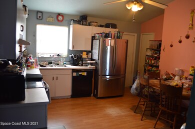 Eat in Kitchen