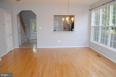 7116 Ladd Cir, Frederick, MD 21703 - photo 2