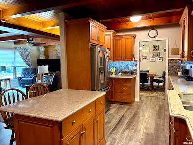 526 Edgewood Dr, Quincy, IL 62301 - photo 5