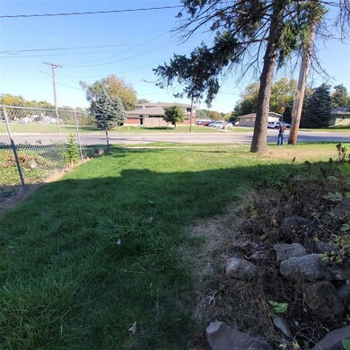 2822 Wedgewood Rd, Des Moines, IA 50317 - photo 3