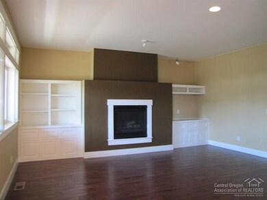 805 NW 13th St, Redmond, OR 97756 - photo 5