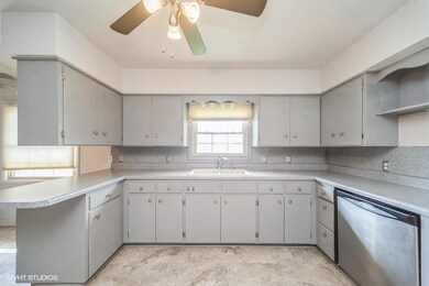 1805 Sycamore St, Granger, IA 50109 - photo 5