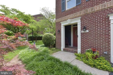 6801 Mclean Province Cir, Falls Church, VA 22043 - photo 5