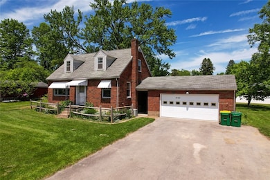 Detached garage with breezeway