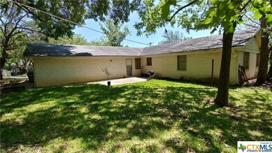 308 Yale St, San Marcos, TX 78666 - photo 2