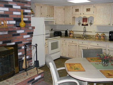Full kitchen