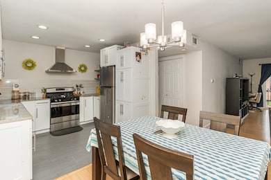 2B Kingery Quarter unit 207, Willowbrook, IL 60527 - photo 5