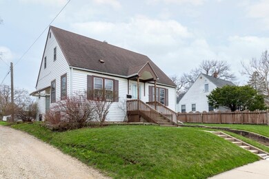 210 W 22nd St, Cedar Falls, IA 50613 - photo 3