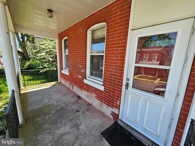 407 9th St, Upland, PA 19015 - photo 4