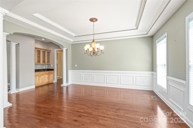 Dining Room with Picture Molding Trim