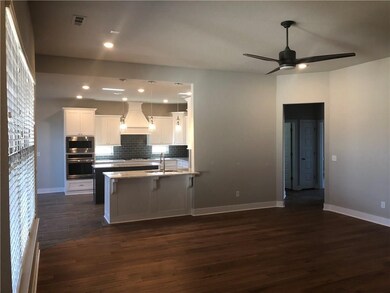 530 Frizzo St, Springdale, AR 72762 - photo 3