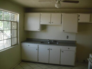 7702 Corozal Dr, El Paso, TX 79915 - photo 5