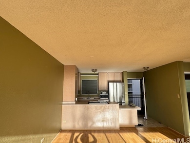 Colonnade on the Greens unit 1004, Aiea, HI 96701 - photo 4